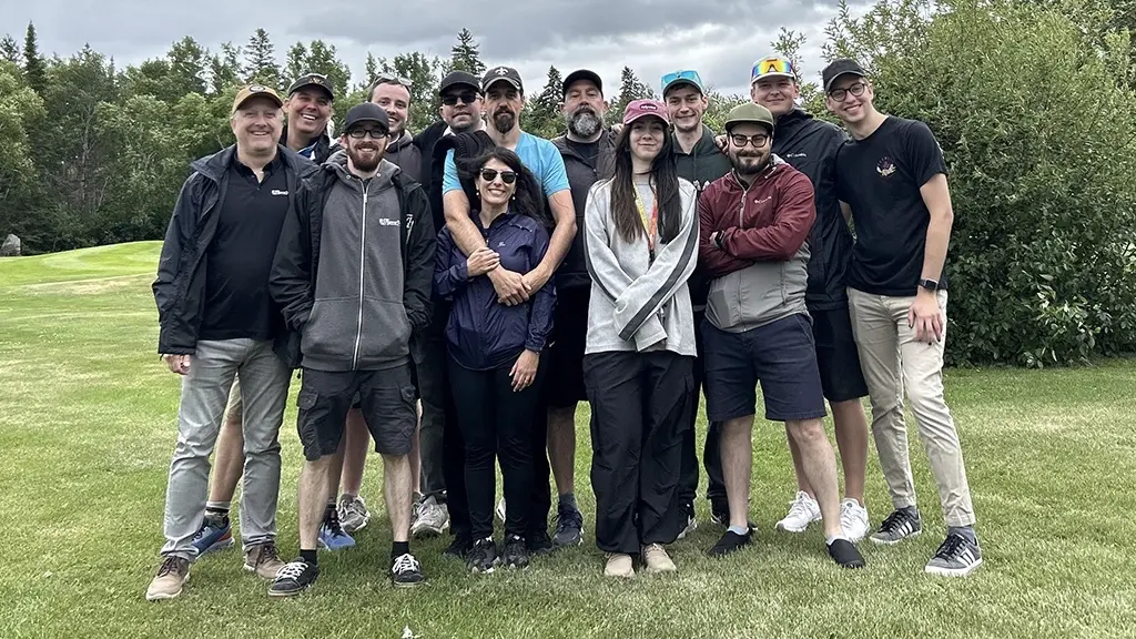 The team at a golfing team building activity at the AVentPro retreat